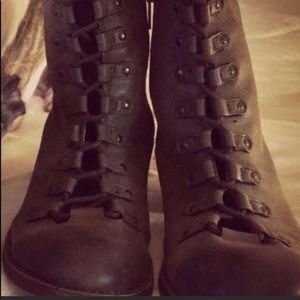 Billabong lace up bootie